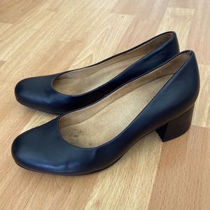 Naturalizer Black Dress Pumps, low heels, size 6.5